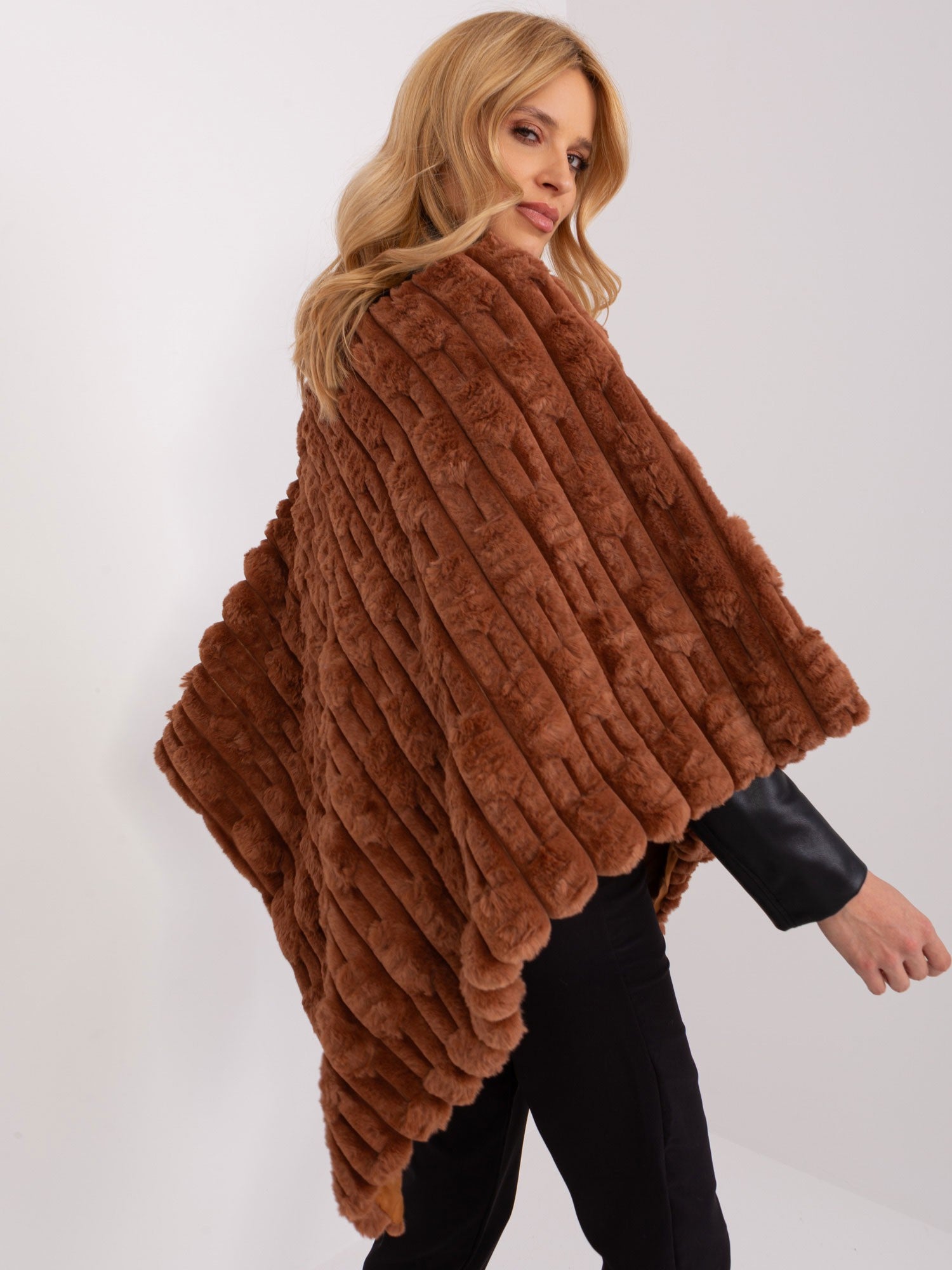Poncho-AT-PN-2347.16-jasny brązowy