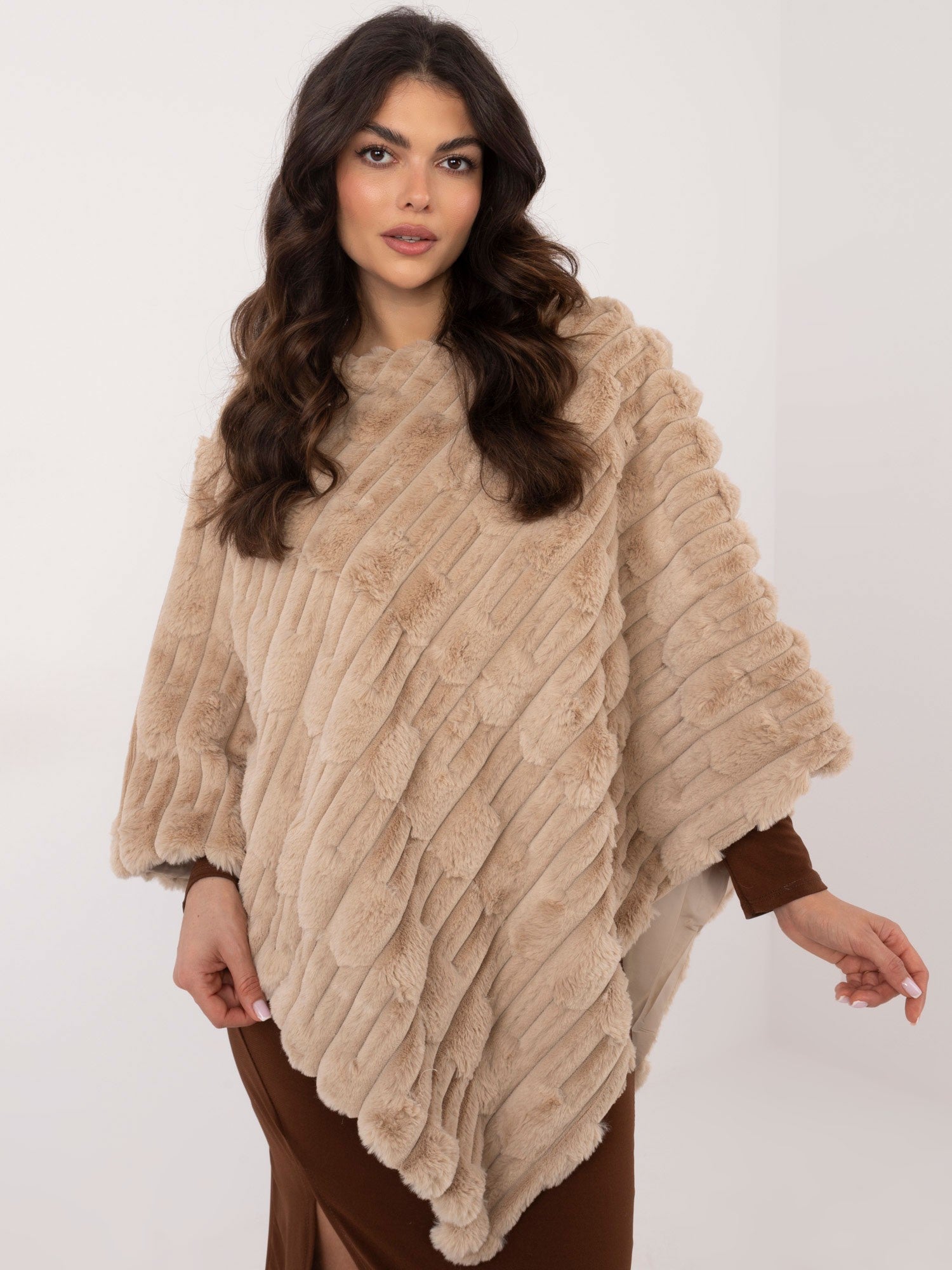 Poncho-AT-PN-2347.88-beżowy